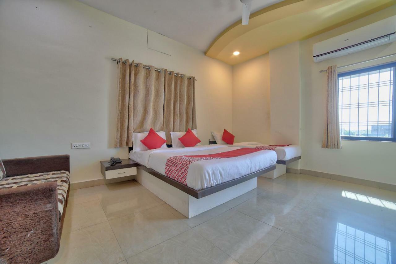 Oyo 35538 Hotel Risha Chandrapur Екстериор снимка
